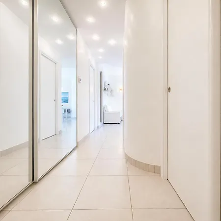 Hostdomus - Esperidi Appartement *
